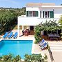 Villa Sa Calma With 4 Bedrooms and 3 Bathrooms