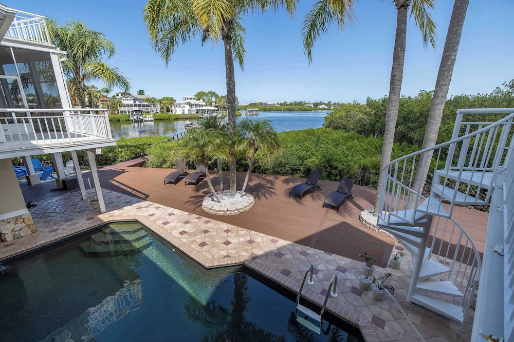 4B Waterfront Game Room Pool Hot Tub Dock