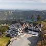 Blue Horizon Mountain Retreat B&B