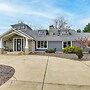Great for Groups: Home 3 Mi to Dtwn Springfield!