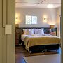 Moana Beach House - Absolute Beachfront