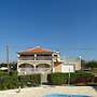 Amazing Villa With Outdoor Swimming Pool