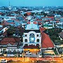 Front One Hotel Mesir Surabaya