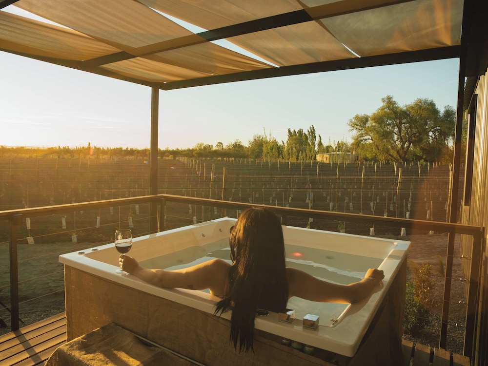 Bodega Iaccarini Wine Lodge by BT Homes
