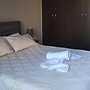 2br-7 Guests-free Parking-pool-aircon