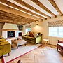 Host Stay The Coral Cottage