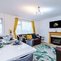Large Modern 5-Bed House