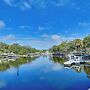 Relax on the Grand River! Bright Waterfront Home