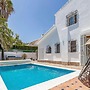 GRR - Elegant Villa With Exclusive Private Pool
