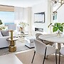 LO - Luxury 3 Bedroom Apartment , Stunning Views