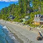 2 BR Beachfront Cottage w/ Grill & Expansive Deck