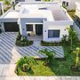 Sun-soaked Paradisiac Escape 3BR Private Beach Pool