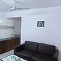 Royal Night Guesthouse - Daman