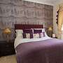 Room-cosy and Comfy Double Bedroom