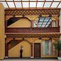 Shangri-La Nazhu Tibetan Mansion Hotel