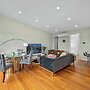 Luxurious 3-bedroom Townhouse in Charming Maidstone 7 KM TO CBD