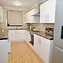 Family- Near Lcy Airport- Sleeps 6- Parking- Wi-fi
