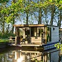 Fokke Sleat Houseboat