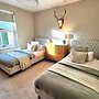 Newly Refurbished Bungalow- Large Garden- Parking