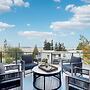 1 BR Home w/ Gas Fireplace & Puget Sound Views