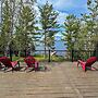 Luxurious Newly Renovated Lake Home on Rainy Lake