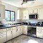 Downtown 1 or 2 Bedroom Stay - Walk to Ferry