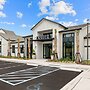 Global Luxury Suites Downtown Charleston