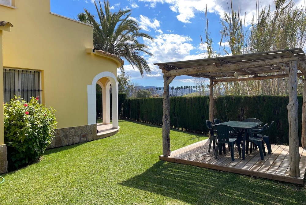 Ch103 in Oliva With 3 Bedrooms and 2 Bathrooms