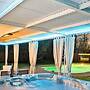 Elegant 5BR Home With Pool, Jacuzzi, Bbq, and Cinema Room
