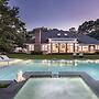 Bull Path Manor by Rove - 4BR Family Home With Pool & Hot Tub