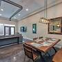 Bright Modern Loft for Adventurers