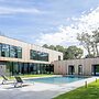 Blue Jay Villa by Rove Travel 7BR Home With Pool