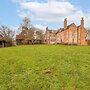 Huckleberry Farmhouse Annexe - Sleeps 27
