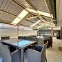 Spacious 5-bed House in Coastal Halls Head