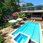 Coconut Lodge