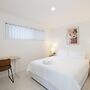 Smart Suites Self Check-in - 1BDR Balcony Darnley