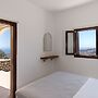 One Bedroom Apartment-sleeps 4 -sea View-parking