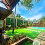 Bamboo Grove Royale by Hiverooms