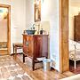 Dominic Boutique Stradela Cetatii