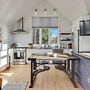 2-story Guesthouse w/ Private Deck in NE PDX