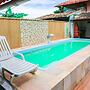 Casa com Piscina e Churrasqueira no Cond Vivamar