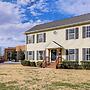 Walk to Dtwn & Campus! Spacious Hampton Home