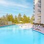 Beachside Studio With Pool and Gym Access
