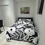 Cozy Studio Retreat in Scenic Georgina, Canada