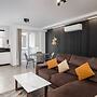 Modern Stylish 2BR APT With 2 Balconies