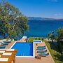 Beachfront Villa Promenada