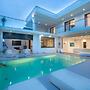 Villa Michelle With Infinity Pool