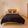 LUXURY PALM SUITES