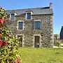 Corseul Countryside Retreat for a Family