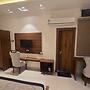 The Monark Inn